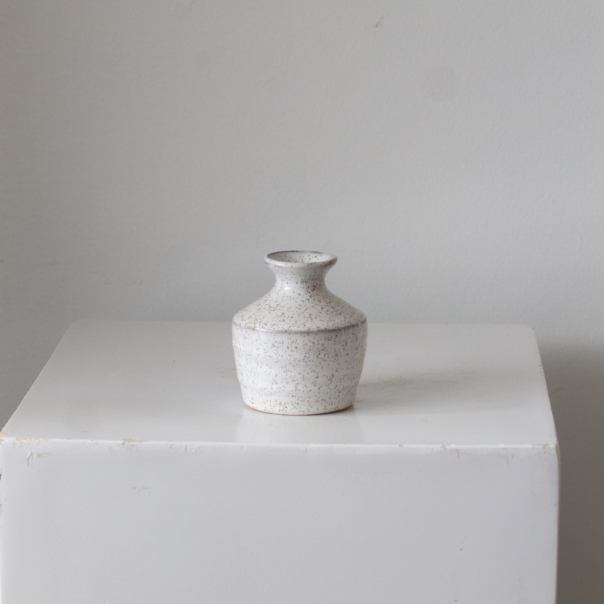 Hari Bud Vase (Small)