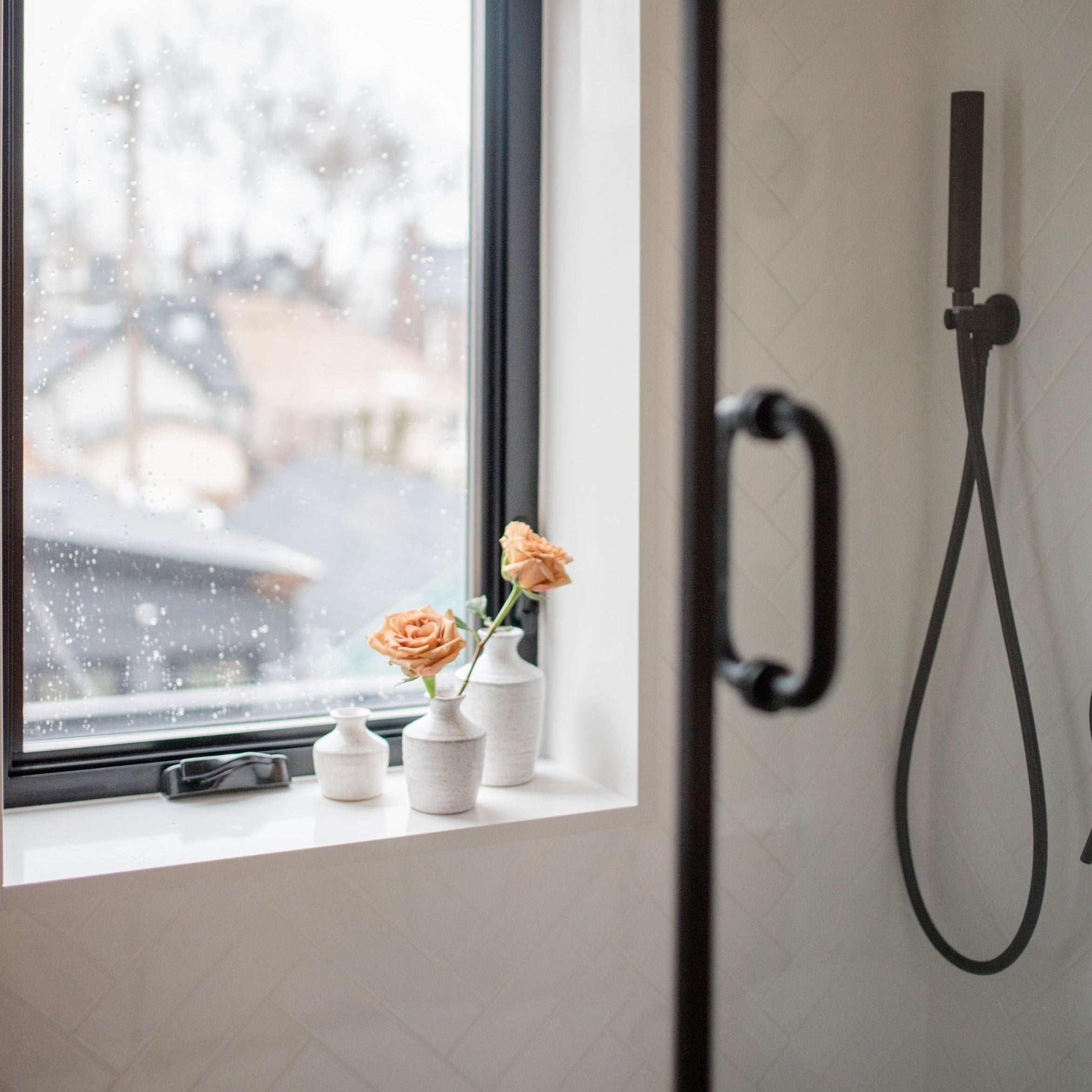 Hari Bud Vase (Small)