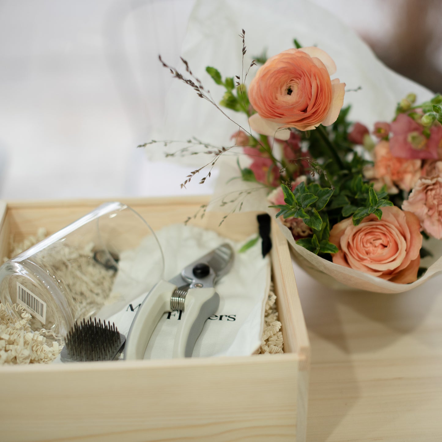 Floral Design Boxed Workshop (Fresh Flowers Included!)